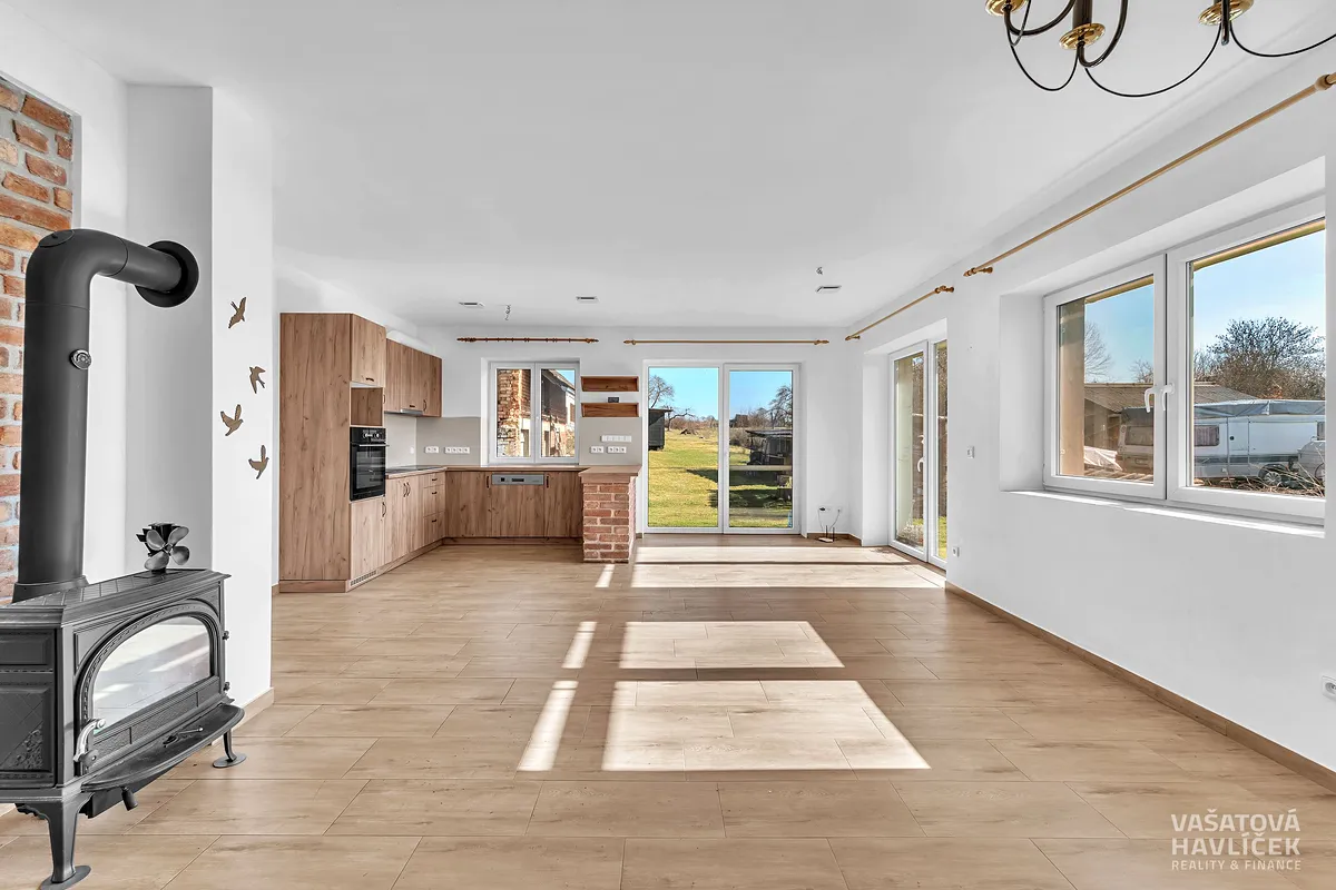 Prodej rodinného domu 204 m², pozemek 3464 m²